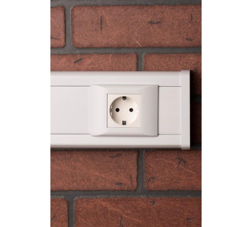 Рамка+суппорт на 2 модуля (1 пост) для парапетного кабельного канала C-Line  sup-2-105-50  EKF