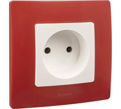 Etika Красная Рамка 1-ая  672531  Legrand