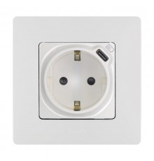 Розетка с заземлением с USB тип C - Legrand Etika - со шторками 16А 250В 1500мА 7,5Вт безвинтовые зажимы - белый  672288  Legrand