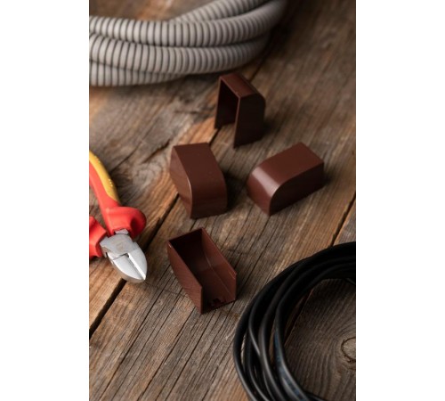 Заглушка (25х25) (4 шт) Plast EKF PROxima  под темное дерево    ecd-25-25x4   EKF 