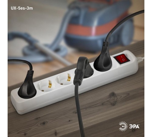 Удлинитель Россия ЭРА UX-5es-3m Удлин-ль c заземлением, 3x0,75мм2, c выкл. 5гн, 3м  Б0035757  ЭРА