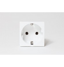 Розетка электрическая 2К+З (белая) со шторками  200013  SPL