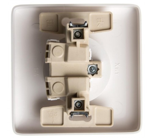 Хит Белый С/У Розетка без заземления со шторками, 16А, 250В  RS10-135-B  SE