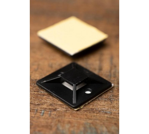 Площадка самоклеящаяся (40х40мм.) черная (100шт.)  plc-40x40-b  EKF