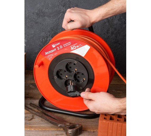 Удлинитель на катушке "Атлант 2.0" 4 гнезда 40м с заземлением  ПВС 3*1,0  10А/2,2кВт PROxima  UKA02-10-310-4-40  EKF