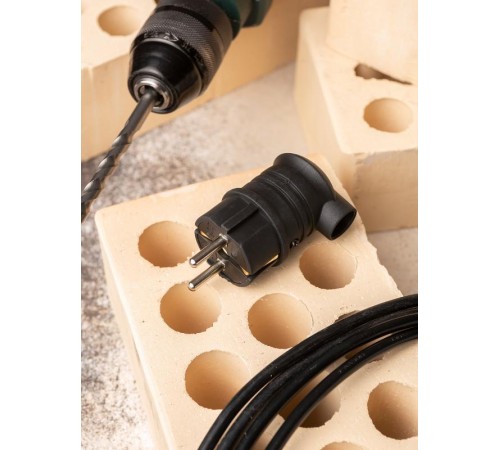 Вилка угловая каучуковая 230В 2P+PE 16A IP44 EKF PRO   RPS-017-16-230-44-r   EKF