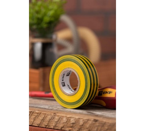 Изолента ПВХ желто-зеленая 19мм 20м серии SafeFlex  plc-iz-sf-yg  EKF