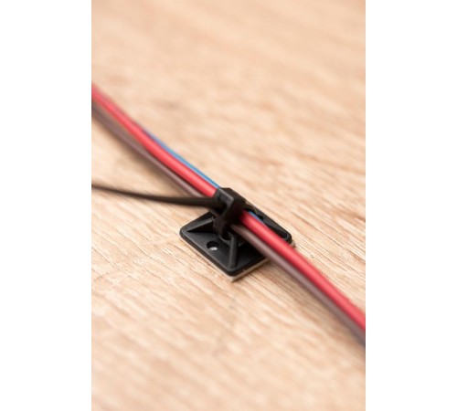 Площадка самоклеящаяся (20х20мм.) черная (100шт.)  plc-20x20-b  EKF