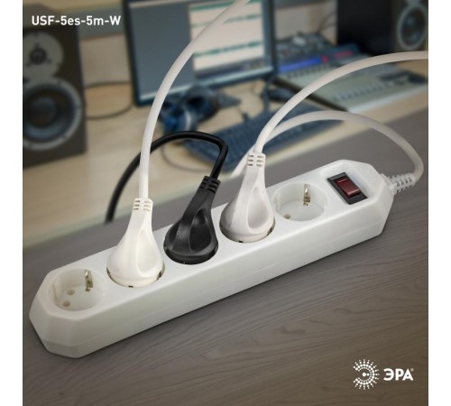 Сетевой фильтр USF-5es-5m-W   (белый) с заземл, 3x0,75мм2, с выкл, 5гн, 5м (20/500) Б0019738  ЭРА
