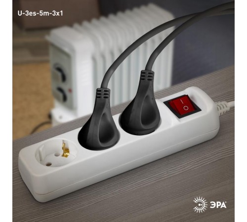 Удлинитель 3 гнезда 5м с/з 16А с выключателем U-3es-5m ПВС  Б0028379  ЭРА