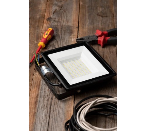 Прожектор светодиодный СДО-3005 75Вт 6500К IP65 EKF Basic  FLL-3005-75-6500  EKF