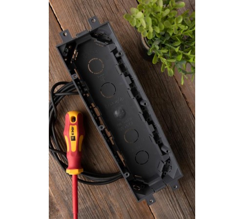 Коробка приборная для лючка C-Line 24  cl-kpnl-24  EKF