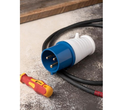 Вилка переносная 023 2Р+РЕ 32А 220В IP44 EKF PROxima  ps-023-32-220  EKF