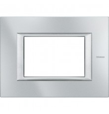 Axolute. Рамка декоративная прямоугольная итальянского стандарта. Цвет "Алюминий" Монохром. 3 модуля.  HA4803HC  Legrand