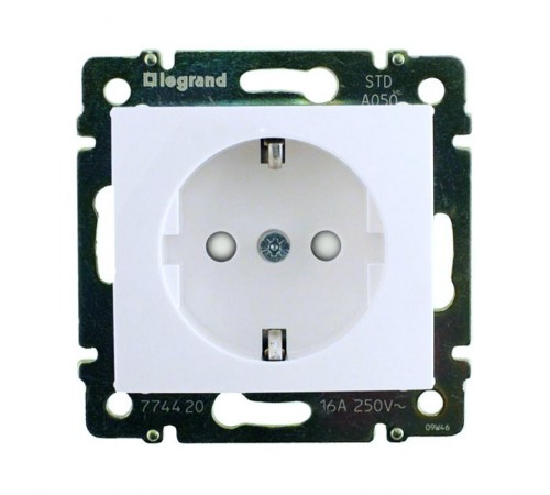 Valena DIY Белый Розетка 1-ая с/з с защитными шторками  694269  Legrand