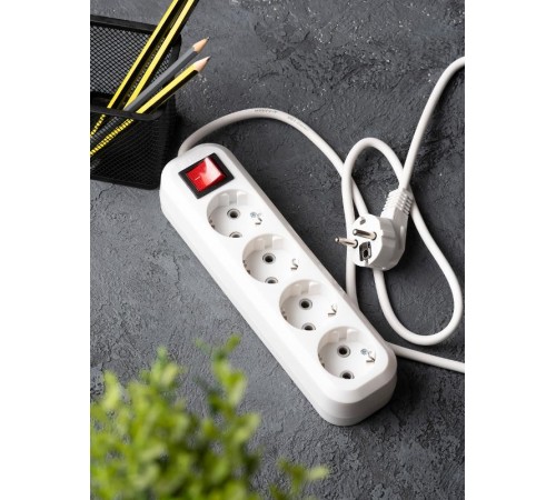 Удлинитель "Эксперт"  4 гнезда 2 метра 16А/3,5кВт с выключателем и заземлением ПВС 3х1 EKF PROxima  UBA16-310-4-02i  EKF