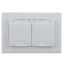 1-210-01 Розетка 2х2P+E Schuko с крышкой штор., 16А-250В, IP20, СУ, IP44, Plano, белый (10/100/1500)  Б0048034  Intro