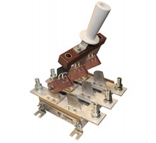 РЕ19-43-32290-00 УХЛ3, 1600А, 3-х полюсный на 1 напр., центральный рычаг для управления штангой, IP00, разъединитель  (ЭТ)  ET000272  Электротехник