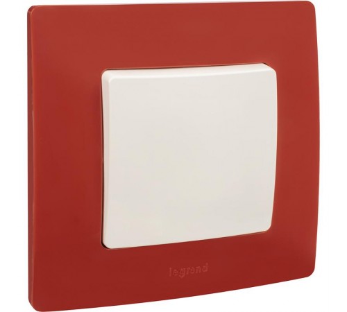 Etika Красная Рамка 1-ая  672531  Legrand