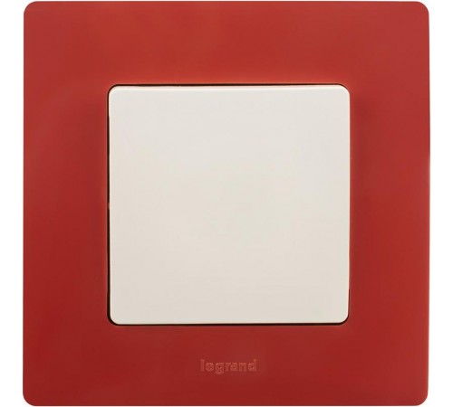 Etika Красная Рамка 1-ая  672531  Legrand