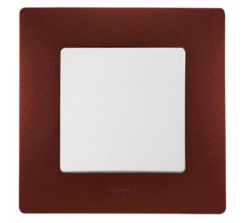 Etika Белый Выключатель 1-клавишный 10А, винтовые клеммы  672201  Legrand