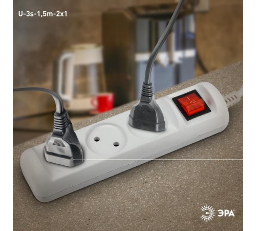 U-3s-1,5m-2x1 Удлин-ль без заземл, с выкл, 3гн, 1,5м, ПВС, 2х1мм2, 10А (20/720)  Б0044049  ЭРА