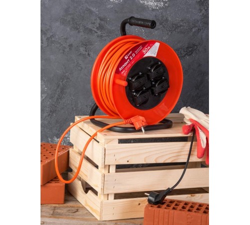 Удлинитель на катушке "Атлант 2.0" 4 гнезда 30м с заземлением ПВС 3*1,5 16А/3,5кВт IP44 PROxima  UKA02-16-315-4-30-IP44  EKF