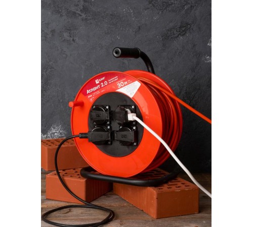 Удлинитель на катушке "Атлант 2.0" 4 гнезда 30м с заземлением ПВС 3*1,5 16А/3,5кВт IP44 PROxima  UKA02-16-315-4-30-IP44  EKF