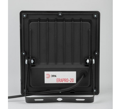 Прожектор светодиодный уличный на солн. бат. 20W, 350 lm, 5000K, с датч. движения, ПДУ, IP65 (6/  Б0049545  ЭРА