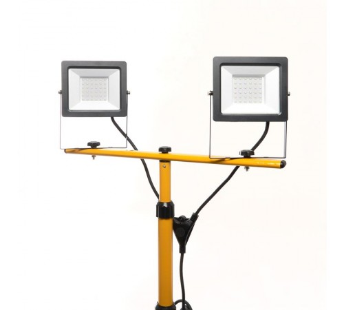 Прожектор светодиодный LL-503 квадрат 2*50W 6400К 220V черный IP65 (на штативе)  29568  FERON