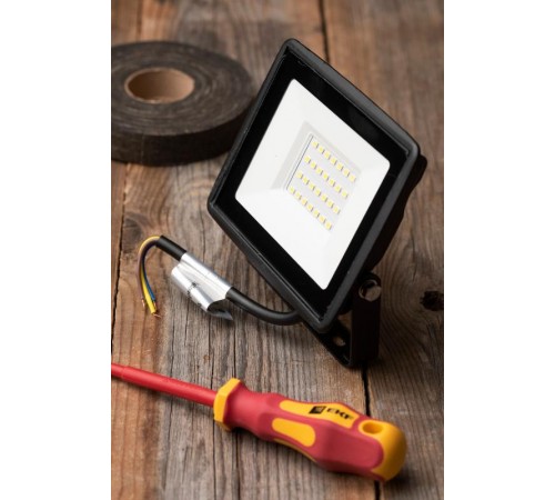 Прожектор светодиодный СДО-3003 30Вт 6500К IP65 EKF Basic  FLL-3003-30-6500  EKF